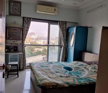 Santacruz West Appartement | Linking Road Market : 3bhk apt