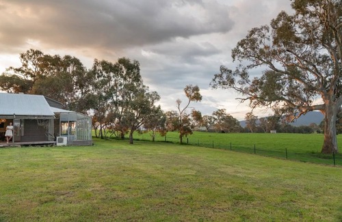 Mansfield Maison | Linleigh Farmhouse With Mountain Views