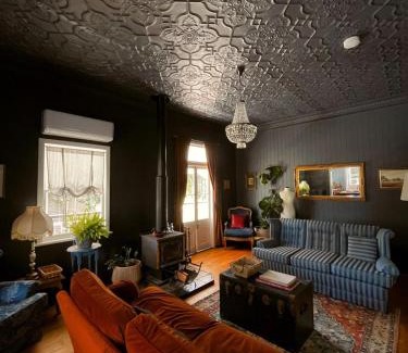 Haigslea Maison | Linning's House at Twigley Farm