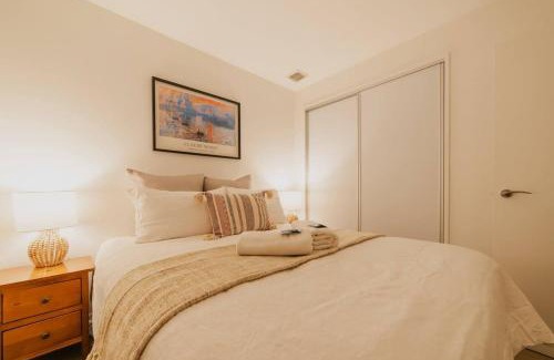 Linwood Appartement | Linwood Luxe Your Elegant 1BR Oasis on Cashel