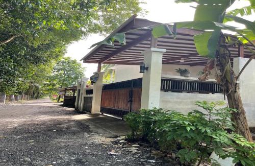 Sumberagung Maison | Linz Beach House