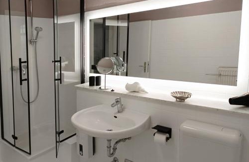 Minden Appartement | Lio Suite Design Apartment Balkon Netflix