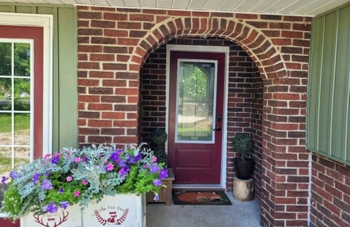 Lion's Head Cottage | Lions Head · Family friendly cottage ☆walking distance to beach