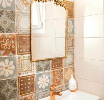 Tragilos Maison | Liopetra