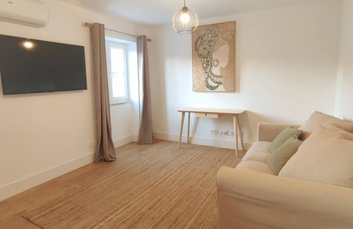 Pena Appartement | Lisbon Skyline Apartment by Misha s Place 5E