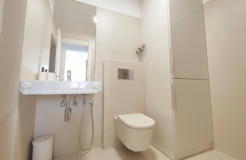 Pena Appartement | Lisbon Skyline Apartment by Misha s Place 5E