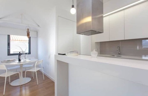 Pena Appartement | Lisbon Windmill Apartments (White) Elegant and bright duplex apartment