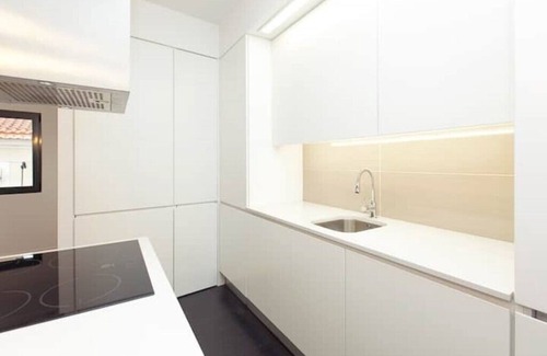 Pena Appartement | Lisbon Windmill Apartments (White) Elegant and bright duplex apartment