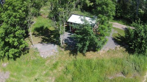 Osthammar Autre | Liten enklare klimatsmart stuga i Roslagen
