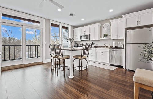 Akron Appartement | Litfin Loft: A Luxury Short Term Rental