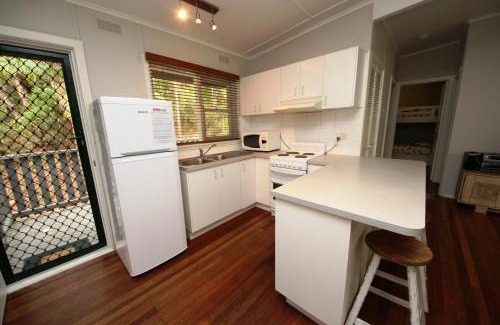Arakoon Maison | Little Bay Cottage 8 East St Arakoon -No Sheets or Towels Provided