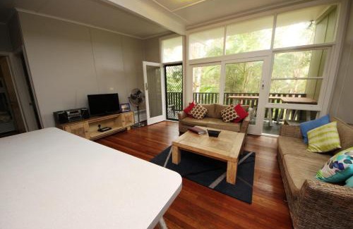 Arakoon Maison | Little Bay Cottage 8 East St Arakoon -No Sheets or Towels Provided