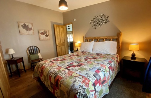 New Tripoli Cabine | Little Bear Lodge avec Babbling Brook sur 3+ Acres Lehigh Valley / Allentown, PA
