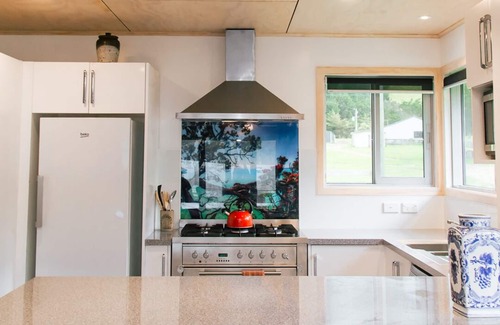 Queen Charlotte Sound Maison | Little Colonsay / Beach House