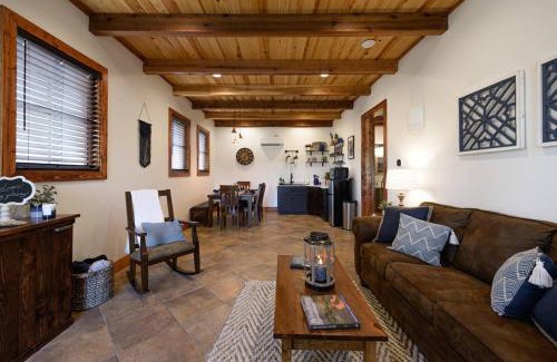Waco Maison | Little Dutch Cabin #1 - 12 min to Magnolia-Baylor
