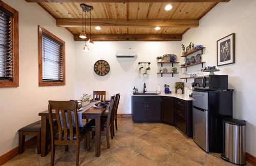 Waco Maison | Little Dutch Cabin 102-12 min to Magnolia-baylor