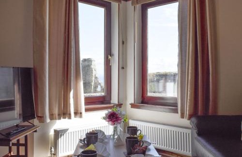 Kirkcaldy Maison | Little Gem