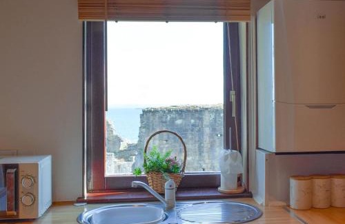 Kirkcaldy Maison | Little Gem