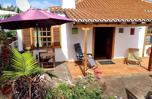 Los Sauces Cottage | Little house on the coast of San Andrés y Sauces, next to Charco Azul