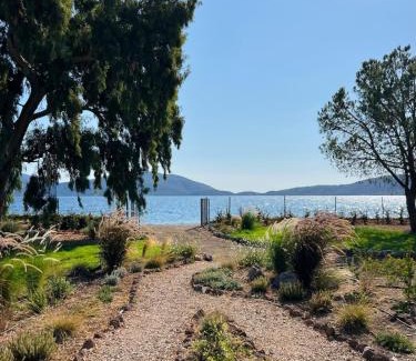 Paralia Kallonis Maison | Little House on the Sea