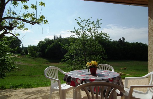 Gavaudun Maison | Maisonnette PMR vue prairie - superbe Village de Vacances **** en Périgord Noir