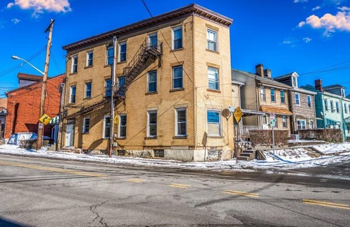 Bloomfield Appartement | Little Italy Lodge-2 Bedroom Stay in Bloomfield