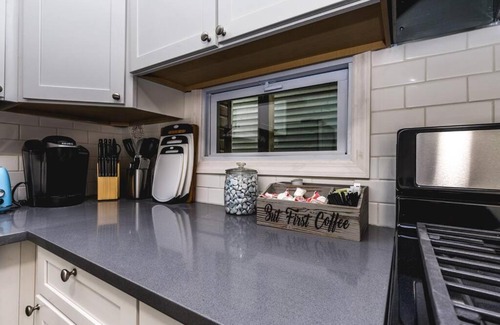 Bloomfield Appartement | Little Italy Lodge-2 Bedroom Stay in Bloomfield