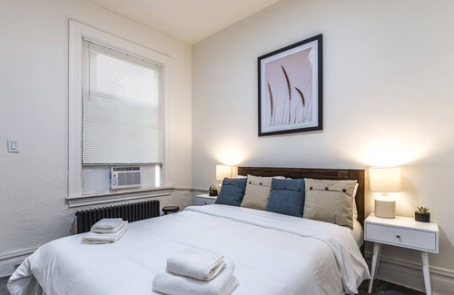 Bloomfield Appartement | Little Italy Lodge-2 Bedroom Stay in Bloomfield