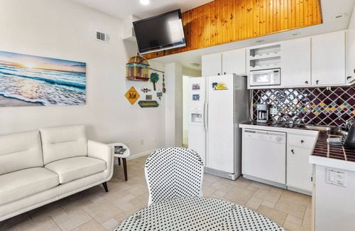 Bethune Beach Maison | 'Little Latitude' Low Tide - Oceanfront Ground Floor Bungalow!