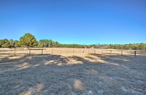 Winnsboro Maison | Little Lucky Star with Pond, Boat and Pasture View!