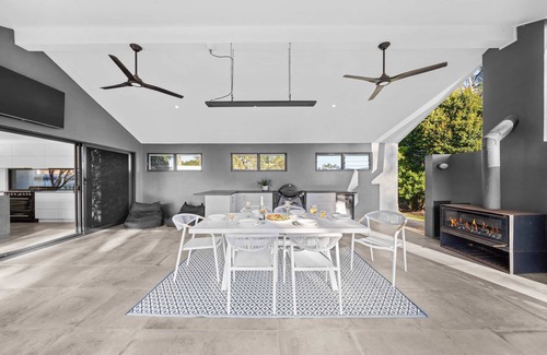 Little Mountain Maison | Little Mountain Modern Acreage Retreat