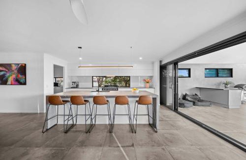 Little Mountain Maison | Little Mountain Modern Acreage Retreat