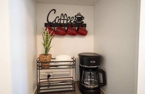 Rochester Maison | Little Nest/ 2 mi to Mayo Clinic, 2 bed w/Lg Yard,Pet Friendly,One level home