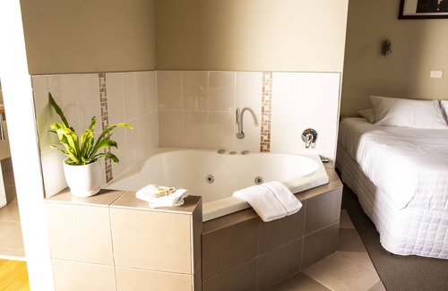 Taranna Cottage | Little Norfolk Bay Events and Chalets