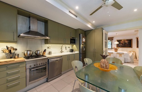 Sant Just Desvern Maison | Little oasis in Barcelona City with pool, AC, gardens, and much more!