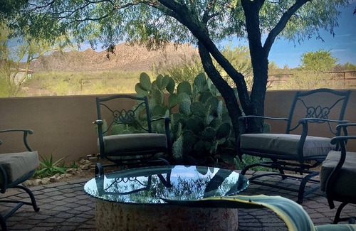 Sunrise Desert Vistas Maison | LITTLE SPUR Casita in N. Scottsdale with kitchen, desert views, and adventure.