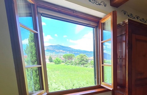 Camucia Maison | Jolie maison avec piscine partagée, près de Cortona, belles vues sur la campagne