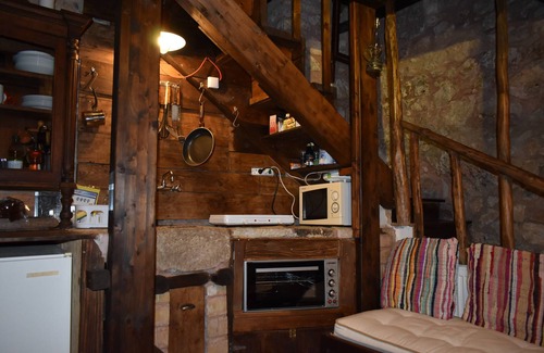 Lilaia Cottage | Litette Stone Maisonette