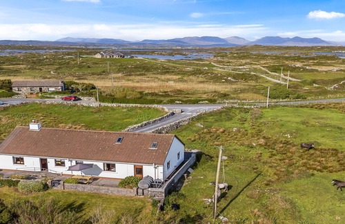 Ballyconneely Chalet De Ski | Little Tara an ideal location for family & friends