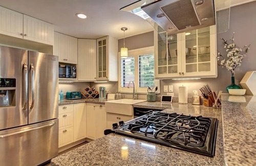 Littleton Maison | Littleton Cottage🏡2 blocks to Main🛍️Pets🐶Fenced Yard♨️Firepit🤑0 Cleaning & Pet Fee