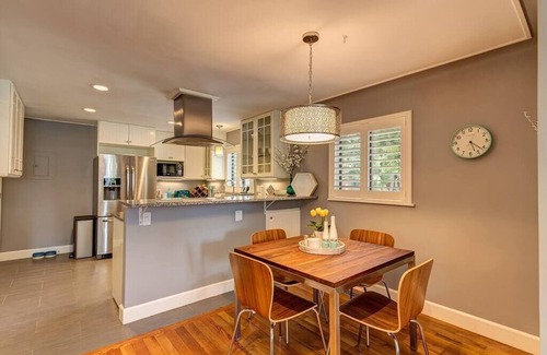 Littleton Maison | Littleton Cottage🏡2 blocks to Main🛍️Pets🐶Fenced Yard♨️Firepit🤑0 Cleaning & Pet Fee
