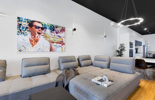 La Petite-Patrie Appartement | Liv MTL* 60% Off * Plaza 2 Spacious Penthouse | Large Family Retreat + Workers Paradise + Free Street Parking