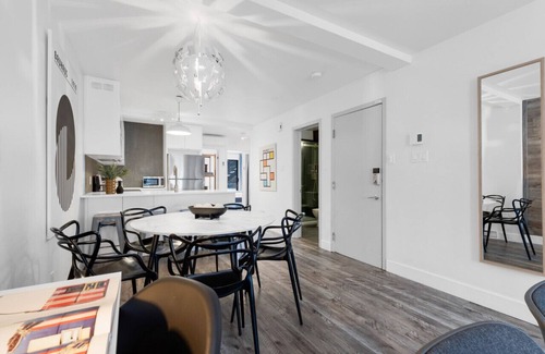 Plateau Mont Royal Appartement | Liv MTL* 55% Off * Urban 1 Spacious 2BR + Central Location | Large Family Retreat + Office + Pets Stay Free!