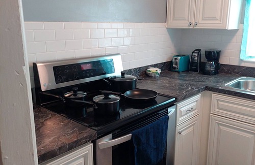 Englewood Maison | Live Like A Native Quiet Neighborhood Close To Downtown