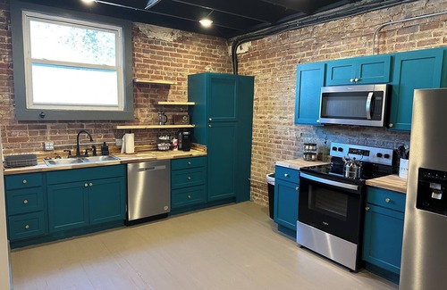 Sardis Appartement | Livie’s Loft Trendy loft on Main Street