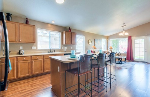 Maricopa Maison | Super Home with Incredible Community Pool!