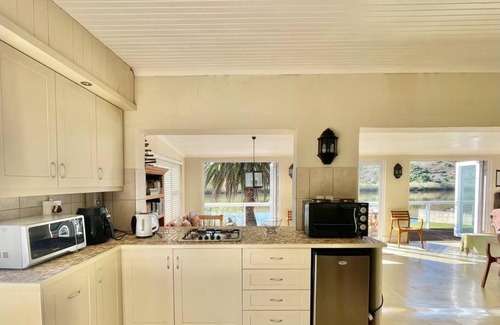 Malagas Maison | Living The Breede - Birdsong Cottage