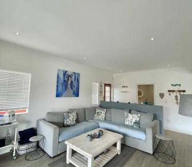 Port Beaufort Maison | Living The Breede - Sanborg