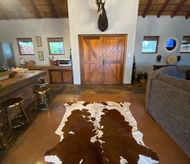 Bela-Bela Maison | Livingstone Bush Lodge, Mabalingwe