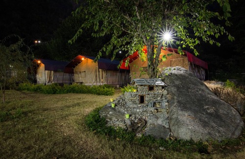 Kaul Location De VR | LivingStone Camping Site Luxury tent Uttrakhand